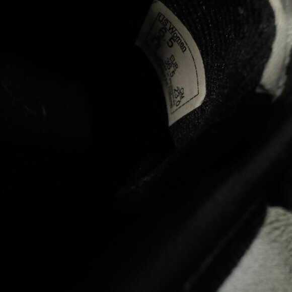 Vans Old Skool Classic Low Top Sneakers Shoes Women 6.5 Black White - Picture 3 of 5